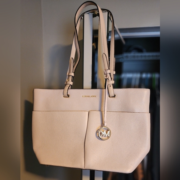 Michael Kors Handbags - Michael Kors Pebbled Leather Bedford Tote (Soft Pink)